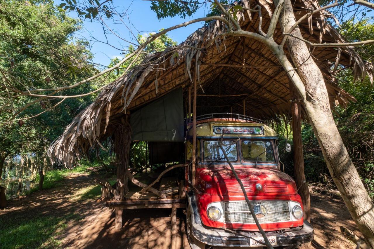 Вилла Banyan Camp Hambegamuwa Экстерьер фото