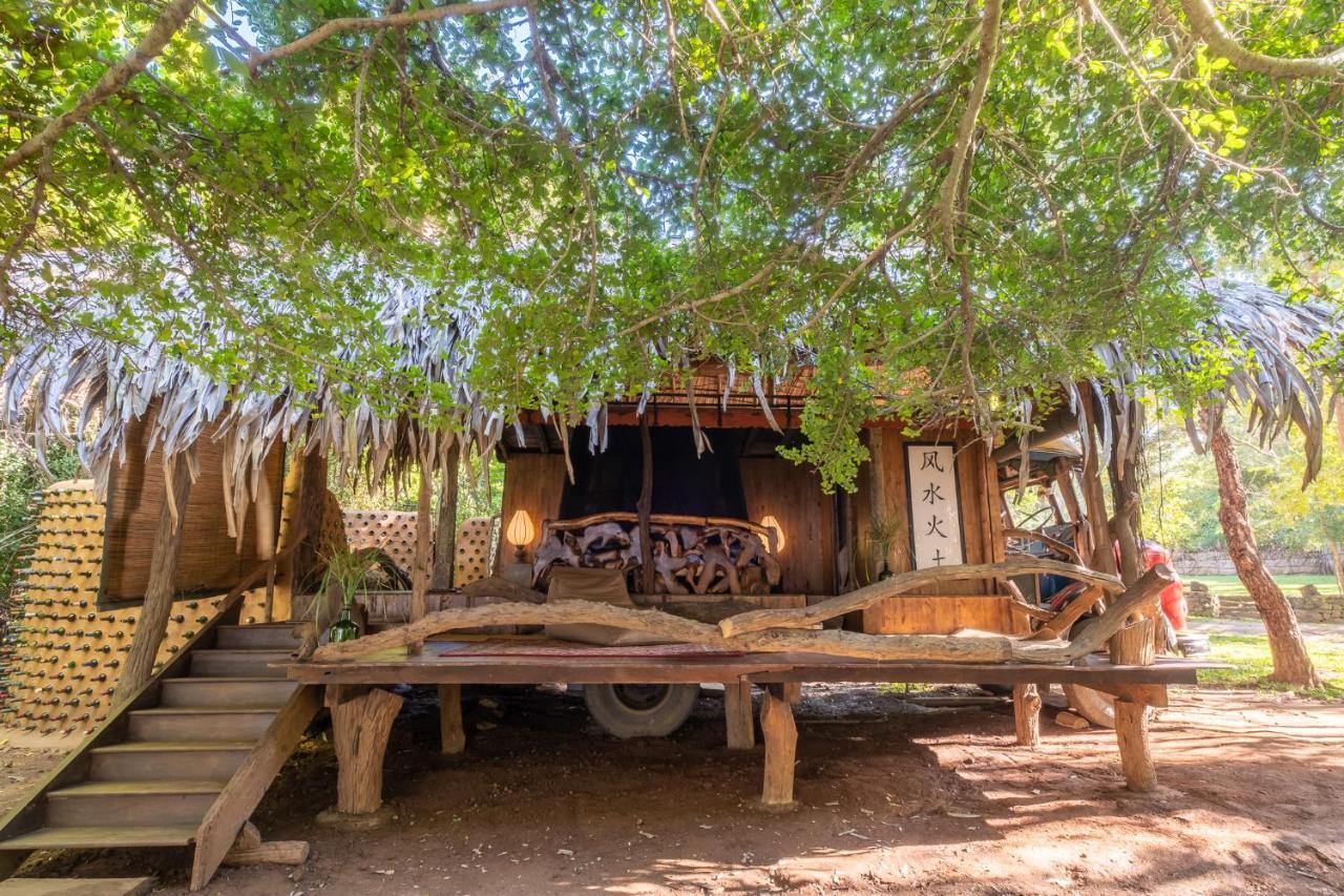 Вилла Banyan Camp Hambegamuwa Экстерьер фото