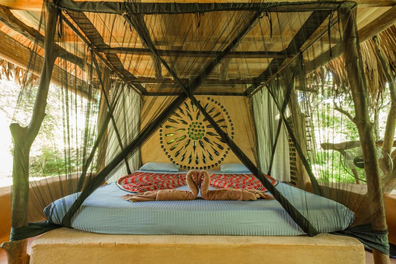 Вилла Banyan Camp Hambegamuwa Экстерьер фото