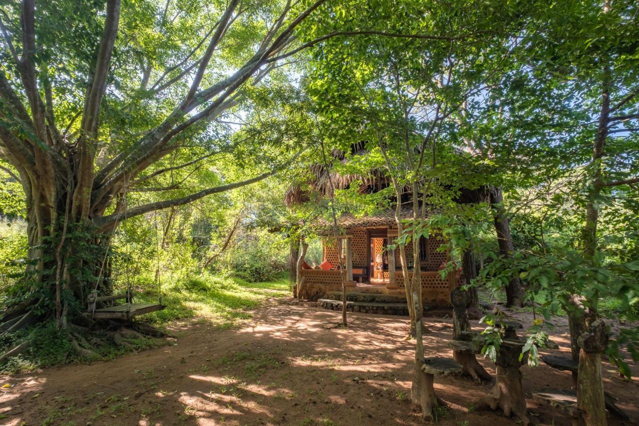 Вилла Banyan Camp Hambegamuwa Экстерьер фото