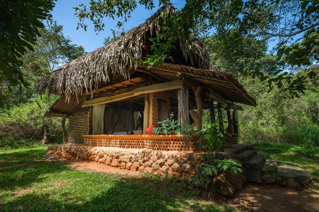 Вилла Banyan Camp Hambegamuwa Экстерьер фото