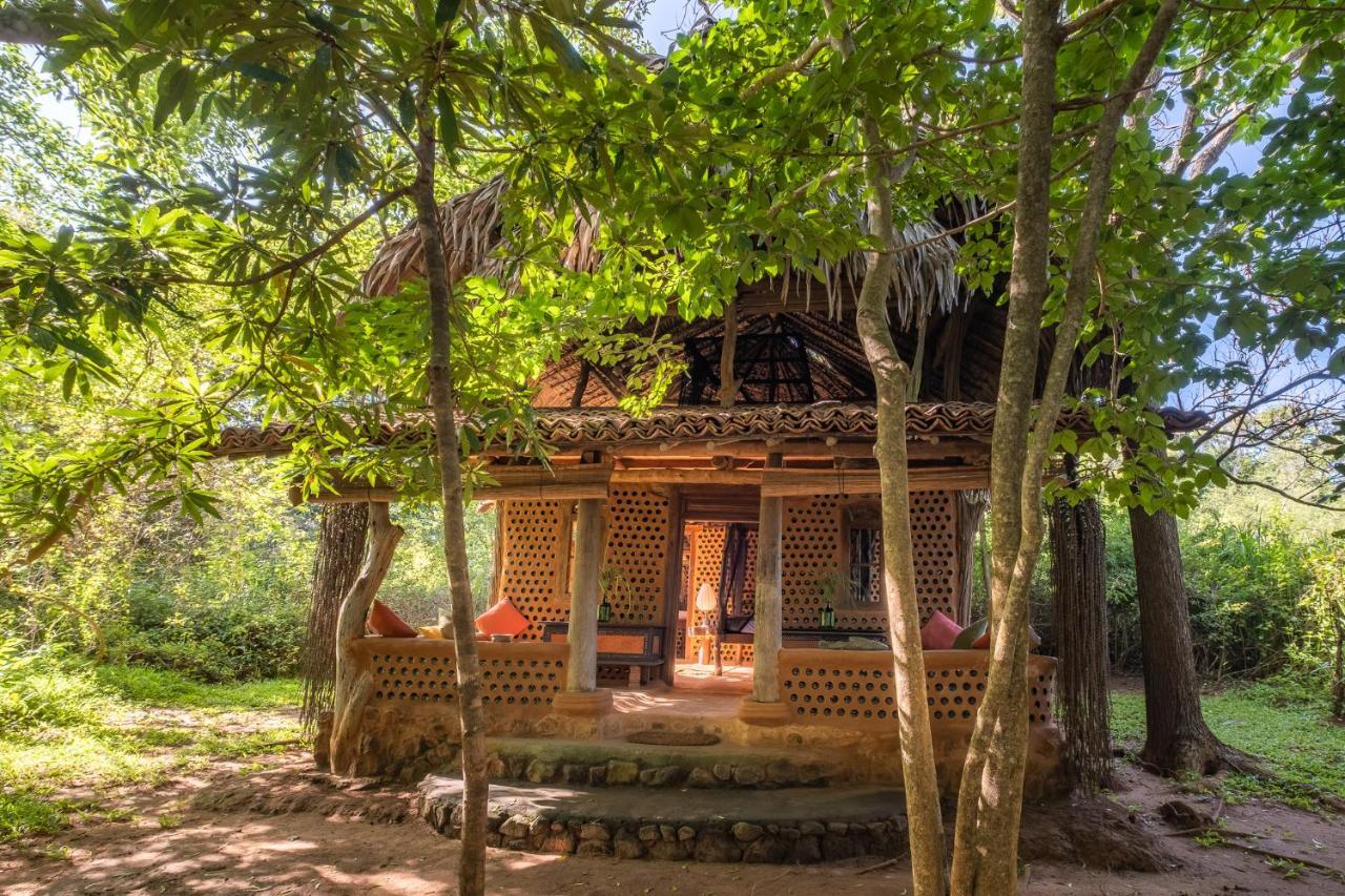 Вилла Banyan Camp Hambegamuwa Экстерьер фото