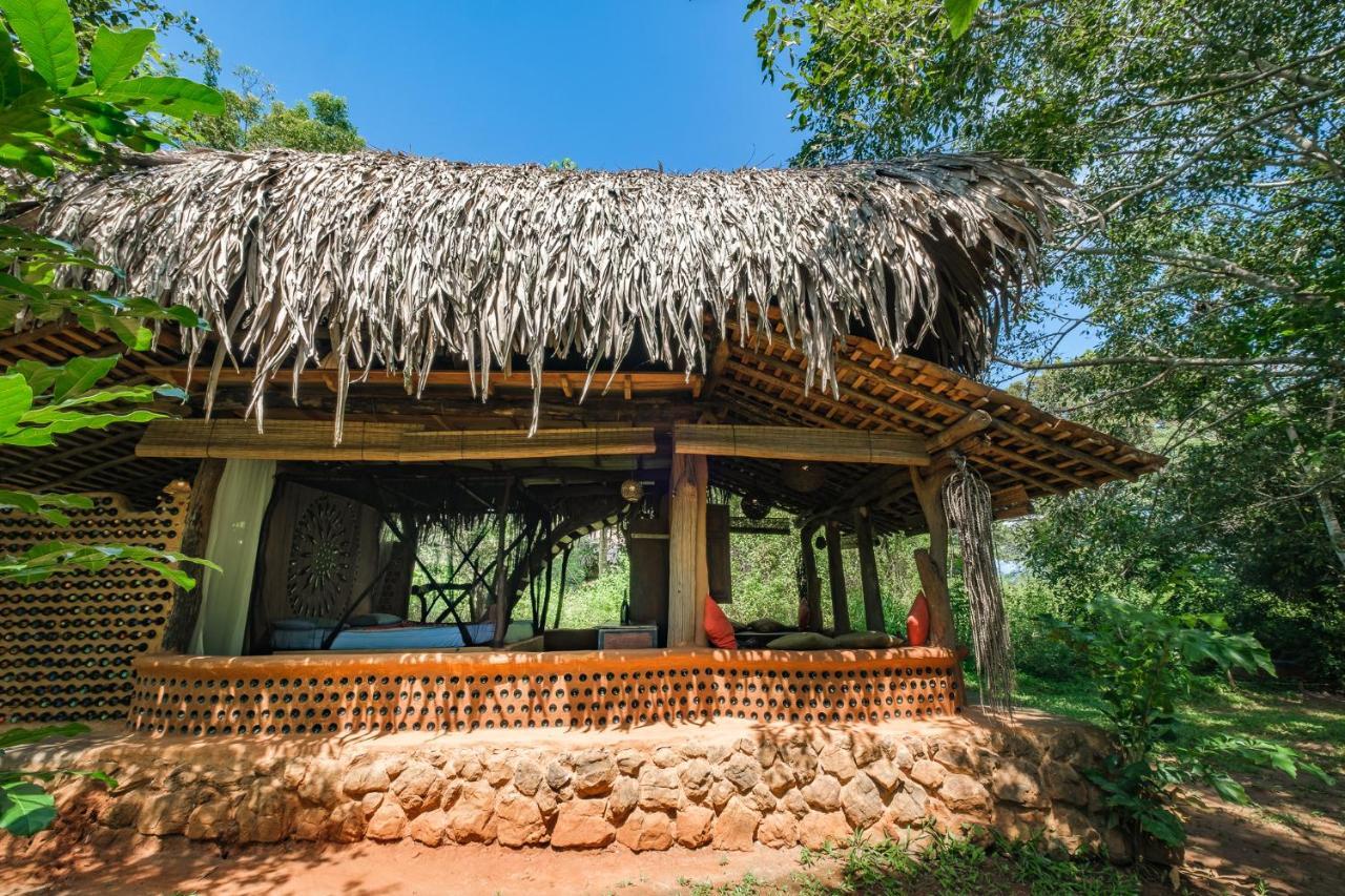 Вилла Banyan Camp Hambegamuwa Экстерьер фото